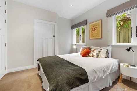 Photo of property in 37 Glen Road, Kelburn, Wellington, 6012