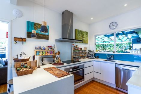 Photo of property in 312 Glengarry Road, Glen Eden, Auckland, 0602
