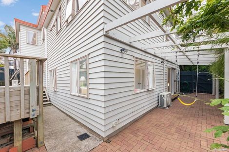 Photo of property in 13a Zion Road, Birkenhead, Auckland, 0626