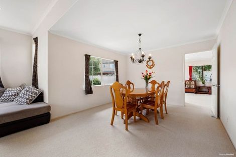 Photo of property in 22 Heyington Way, East Tamaki Heights, Auckland, 2016