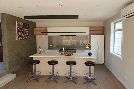 Photo of property in 20 De Val Drive, Titirangi, Auckland, 0604