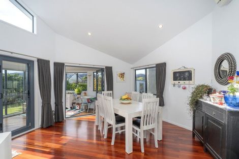 Photo of property in 18 Ringwood Place, Whitianga, 3510