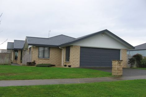 Photo of property in 27 Logan Way, Kelvin Grove, Palmerston North, 4414
