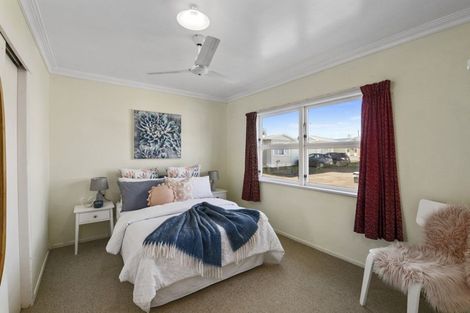 Photo of property in 5 Eton Place, Levin, 5510