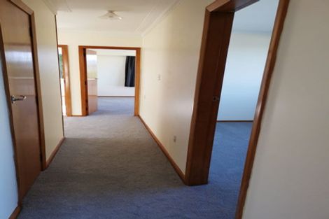 Photo of property in 5 Walnut Way, Maungaraki, Lower Hutt, 5010