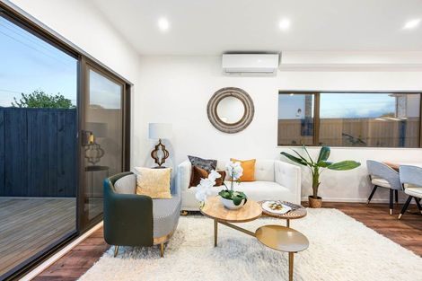 Photo of property in 2/81 Vodanovich Road, Te Atatu South, Auckland, 0610