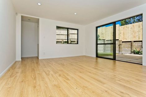 Photo of property in 62 Verran Road, Birkdale, Auckland, 0626