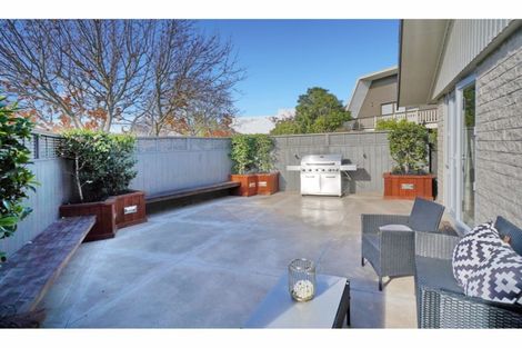 Photo of property in 6 Banff Place, Avonhead, Christchurch, 8042