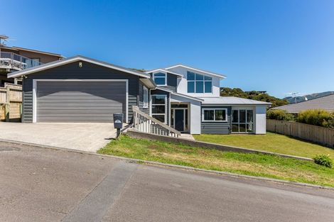 Photo of property in 31 Aspiring Terrace, Aotea, Porirua, 5024