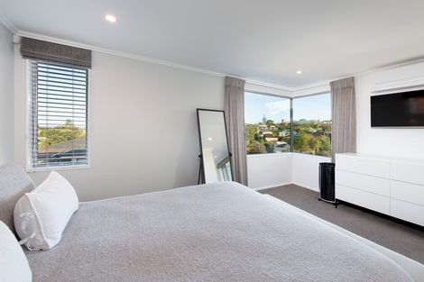 Photo of property in 3a Rossmore Terrace, Murrays Bay, Auckland, 0630