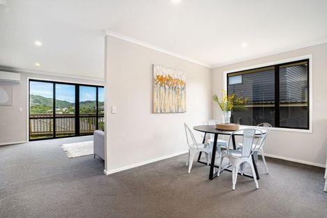 Photo of property in 1 Cirrus Close, Newlands, Wellington, 6037