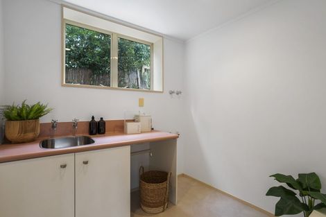 Photo of property in 2/20 Compton Street, Hillcrest, Auckland, 0627