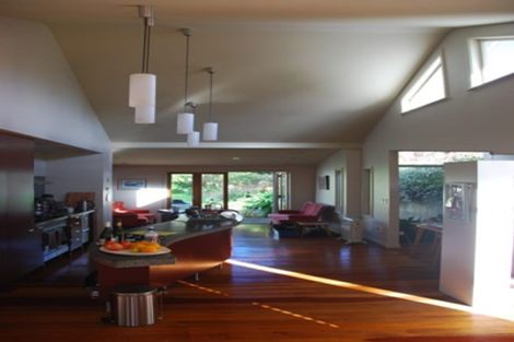 Photo of property in 2 Matipo Street, Eastbourne, Lower Hutt, 5013