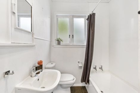 Photo of property in 62 Gibson Road, Dinsdale, Hamilton, 3204