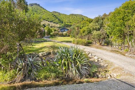 Photo of property in 240 Huia Street, Waikanae, 5391