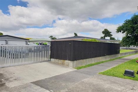 Photo of property in 24 Motuoapa Place, Kelvin Grove, Palmerston North, 4414