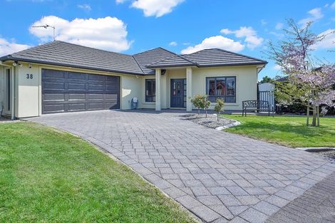 Photo of property in 38 Nielsen Gardens, Rototuna, Hamilton, 3210
