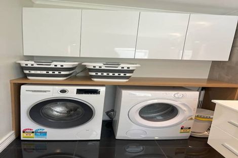 Photo of property in 2/2 Kiteroa Terrace, Rothesay Bay, Auckland, 0630