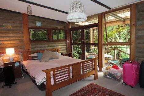 Photo of property in 54 Mahoe Road, Titirangi, Auckland, 0604