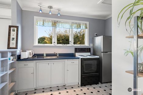 Photo of property in 37 Pohutukawa Street, Woburn, Lower Hutt, 5010