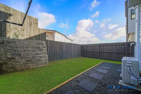 Photo of property in 14a Putiputi Way, Papakura, 2110