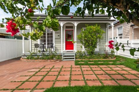 Photo of property in 26 Anne Street, Devonport, Auckland, 0624