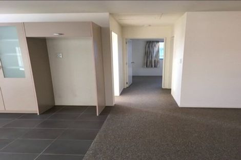 Photo of property in 302 Triangle Road, Massey, Auckland, 0614