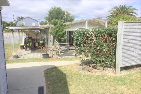 Photo of property in 28 Motiti Road, Papamoa Beach, Papamoa, 3118