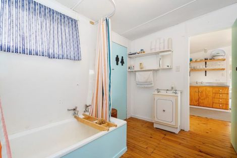 Photo of property in 24 Wehiwehi Road, Matapouri, Whangarei, 0173