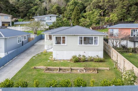 Photo of property in 73 Petrie Street, Wainuiomata, Lower Hutt, 5014