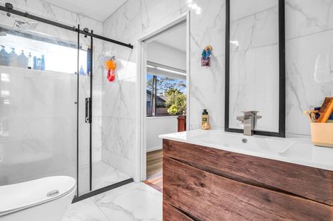 Photo of property in 43b Springs Road, Parakai, 0830