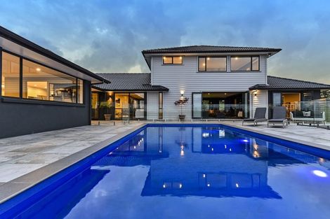 Photo of property in 1568 Old North Road, Helensville, 0875