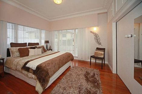 Photo of property in 35 Archibald Road, Kelston, Auckland, 0602