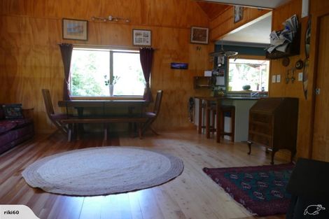 Photo of property in 4 George Street, Murchison, 7007