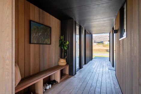 Photo of property in 17 Doug Ledgerwood Drive, Wanaka, 9305