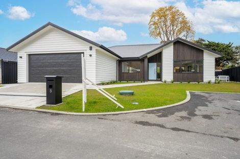 Photo of property in 3 Nikau Lane, Timberlea, Upper Hutt, 5018