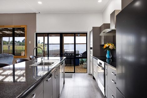 Photo of property in 221 Bridge Street, Eltham, 4322