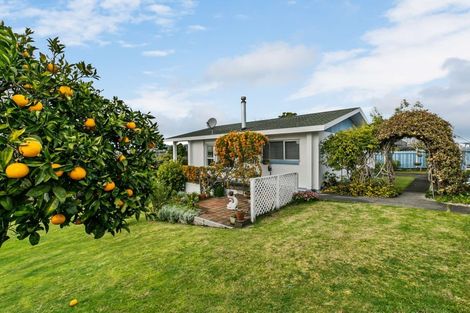 Photo of property in 2 Knox Place, Greerton, Tauranga, 3112