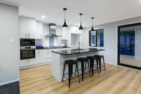 Photo of property in 8 Canary Way, Whitby, Porirua, 5024