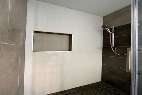 Photo of property in 21 Queen Mary Avenue, New Lynn, Auckland, 0600