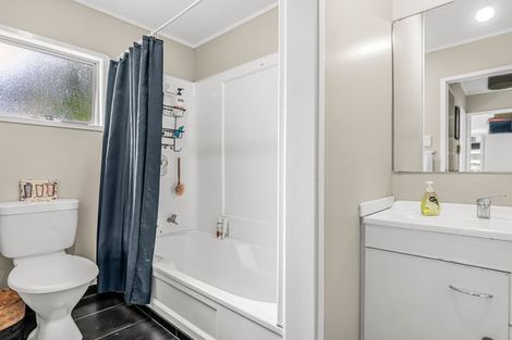 Photo of property in 3 Buisson Glade, West Harbour, Auckland, 0618