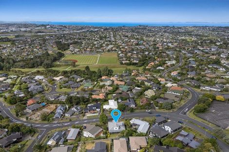 Photo of property in 8 Unsworth Drive, Unsworth Heights, Auckland, 0632