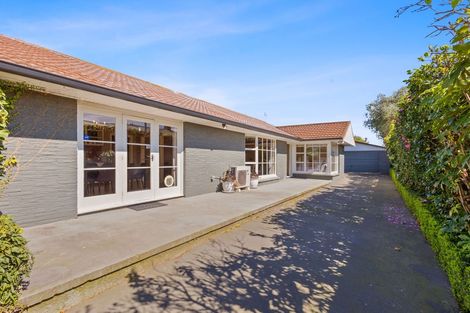 Photo of property in 7 Brookby Crescent, Avonhead, Christchurch, 8042