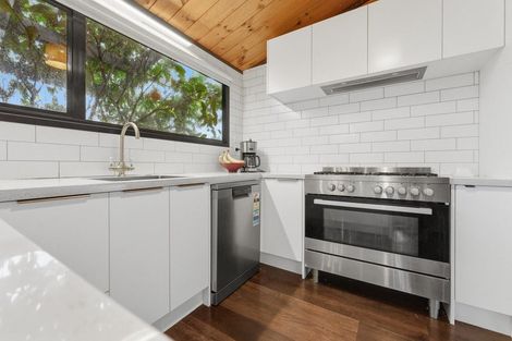 Photo of property in 10a Virginia Place, Whalers Gate, New Plymouth, 4310