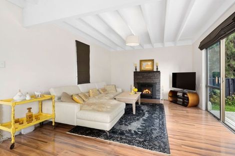 Photo of property in 2/48 Waiau Street, Torbay, Auckland, 0630