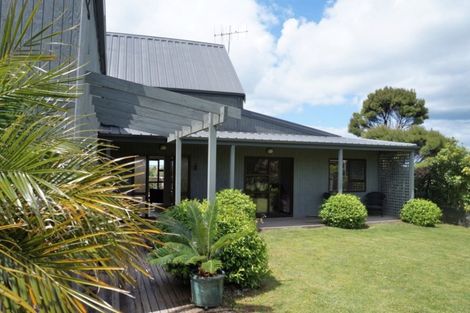Photo of property in 17 Seaview Road, Ruakaka, 0116