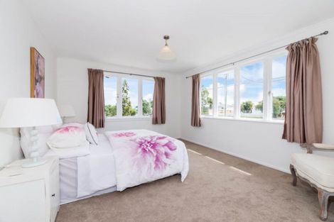 Photo of property in 65 Awaroa Road, Sunnyvale, Auckland, 0612