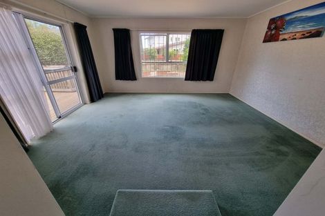 Photo of property in 116 Sturges Road, Henderson, Auckland, 0612