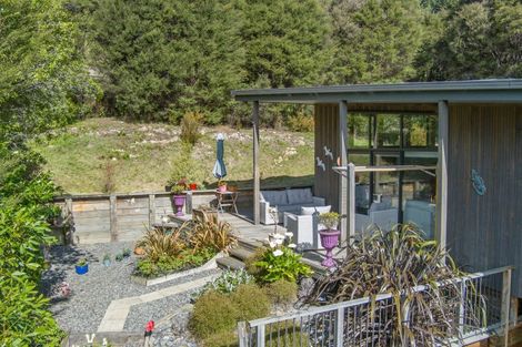 Photo of property in 71a Milton Terrace, Picton, 7220