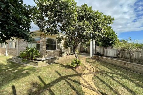 Photo of property in 47 Corta Bella Place, Golflands, Auckland, 2013